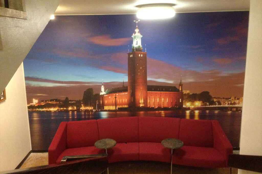 Tryckeri Uppsala har gjort en fototapet på beställning, motivet är en kyrka.